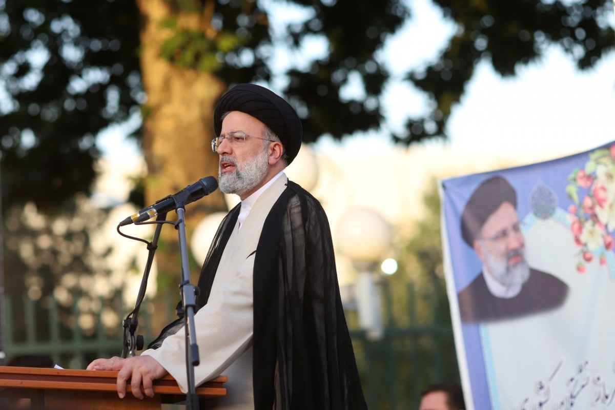 Ông Ebrahim Raisi được truyền thông Iran gọi là “ứng cử viên không đối thủ”. Ảnh: WSJ