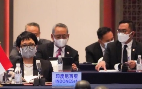 Ngoại trưởng Indonesia, Retno Marsudi tham dự Hội nghị đặc biệt Ngoại trưởng ASEAN-Trung Quốc. Ảnh: Twitter Ngoại trưởng Marsudi.