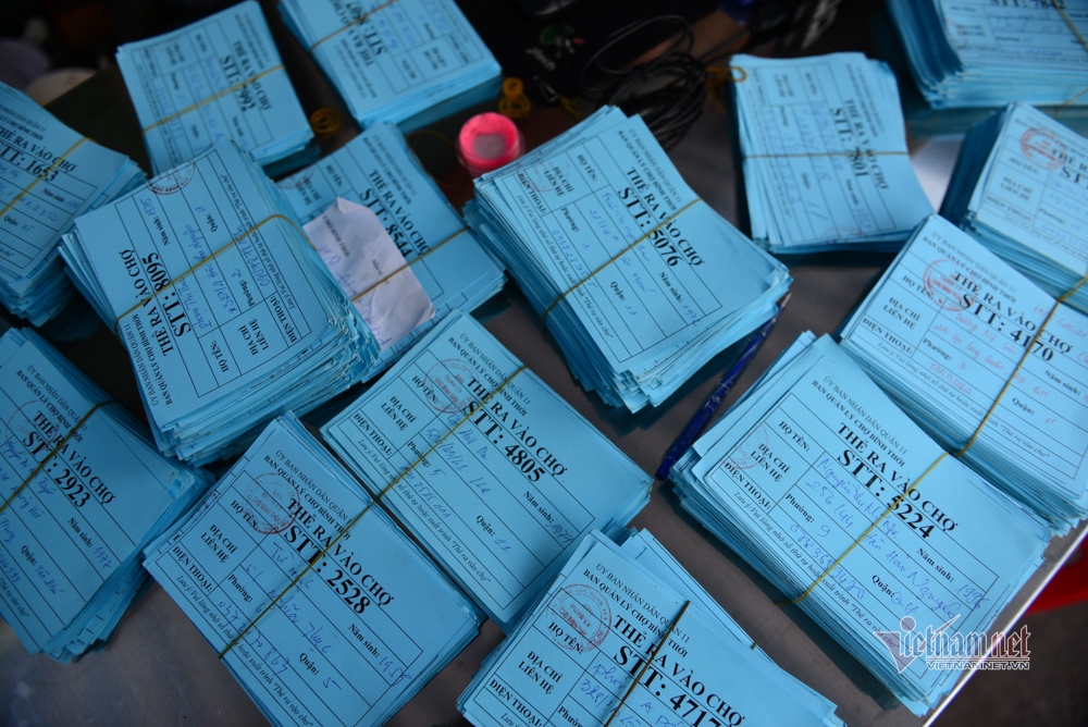 market in hcm city issues coupons to locals amid covid-19 fight picture 5 market in hcm city issues coupons to locals amid covid-19 fight picture 5