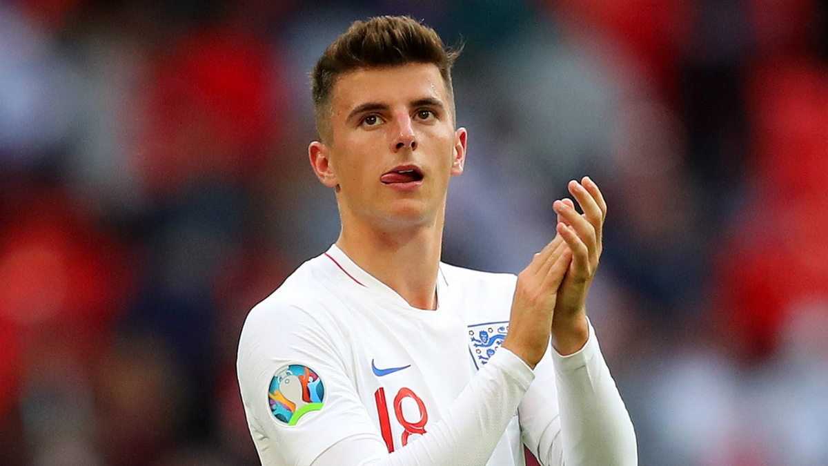 Mason Mount háo hức đối đầu với thần tượng Luka Modric (Ảnh: Getty).