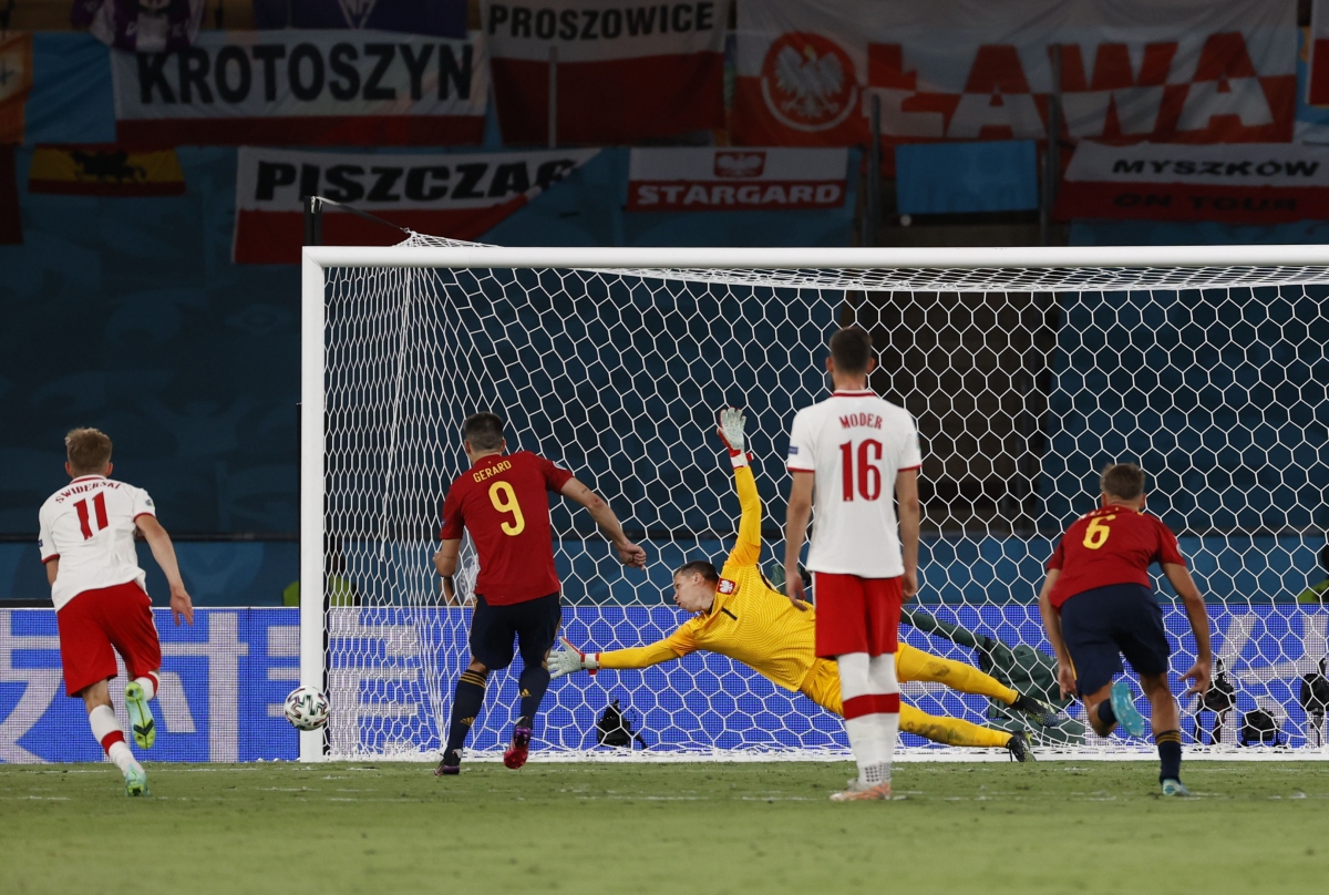 lewandowski ghi ban, ba lan khien tay ban nha co the bi loai ngay vong bang euro 2021 hinh anh 1