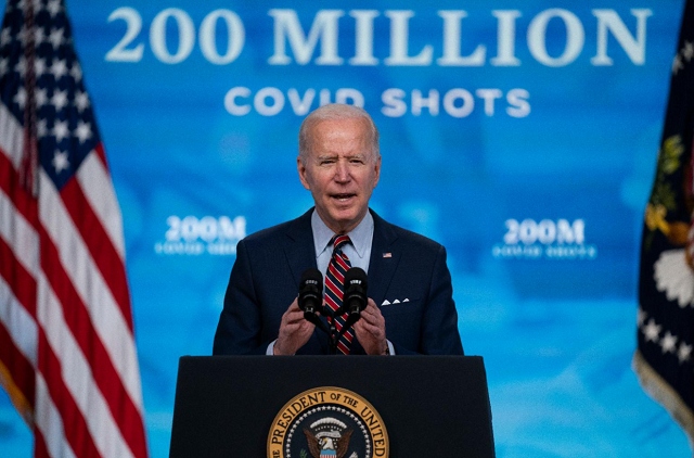 Tổng thống Joe Biden trong một cuộc họp báo về việc tiêm chủng Covid-19 tại Nhà Trắng, tháng 4/2021. Ảnh: AP