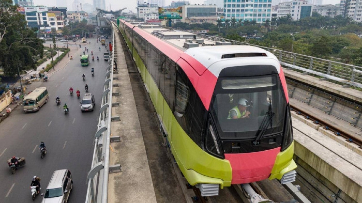 Sáng nay (1/7), đoàn tàu Nhổn - ga Hà Nội bắt đầu chạy thử nghiệm an toàn