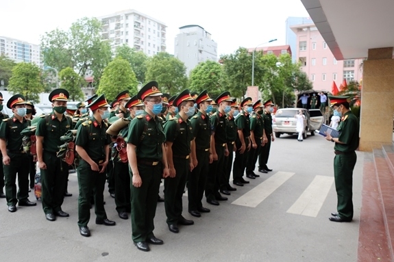 thu tuong khen 21 tap the, ca nhan thuoc bo quoc phong, tp ha noi trong phong chong dich hinh anh 1