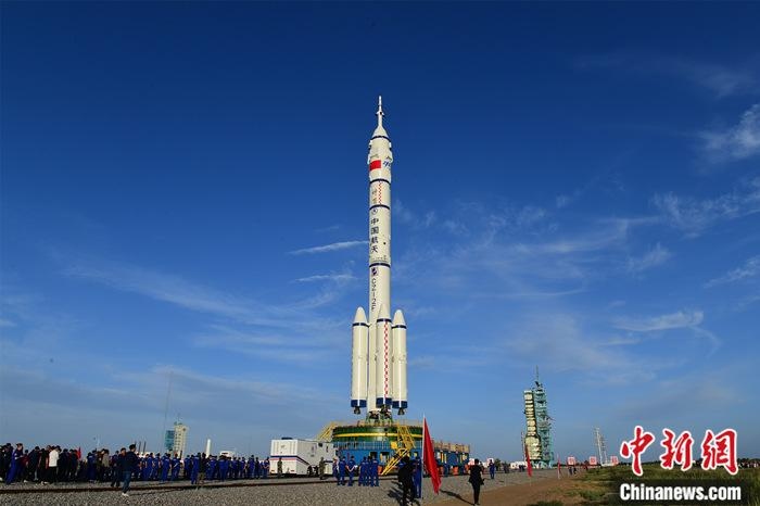 Tên lửa đẩy Trường Chinh 2F (Ảnh: Chinanews).
