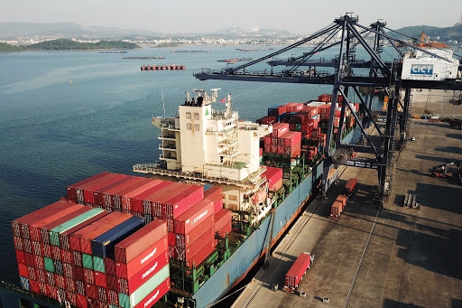 vietnam posts trade deficit over five-month period picture 1