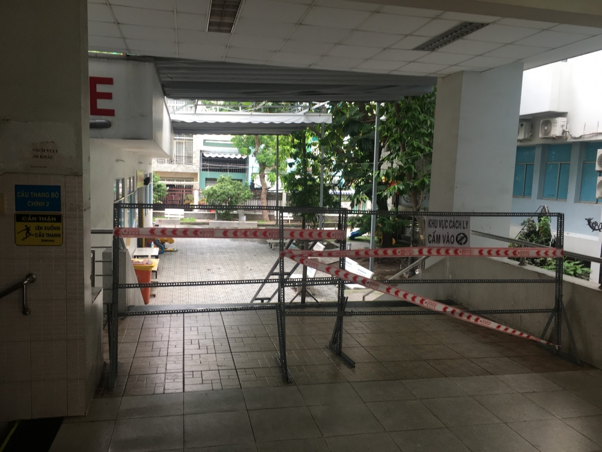 Tiếp tục phong tỏa bệnh viện quận Tân Phú. (Ảnh: HCDC)