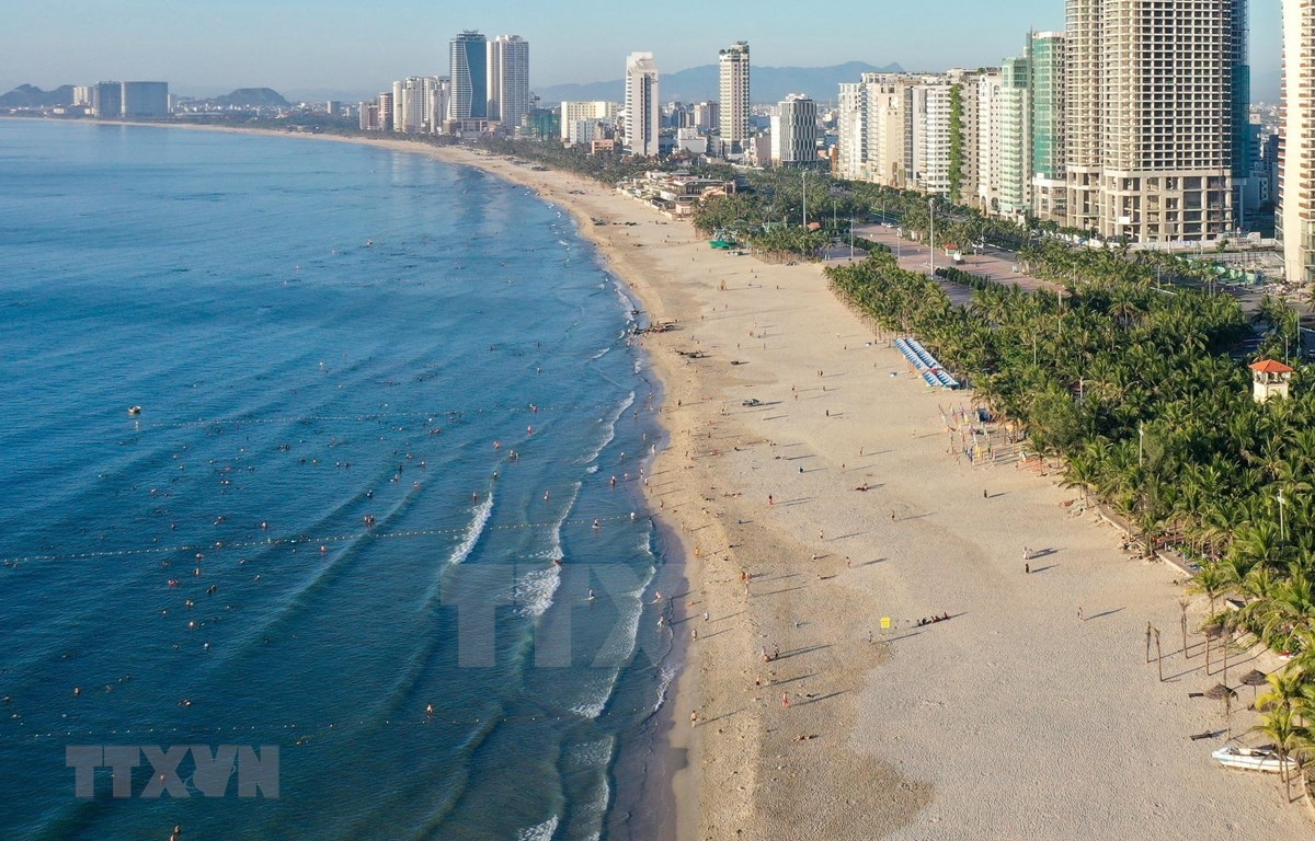 da nang again closes public beaches due to new covid-19 outbreaks picture 1