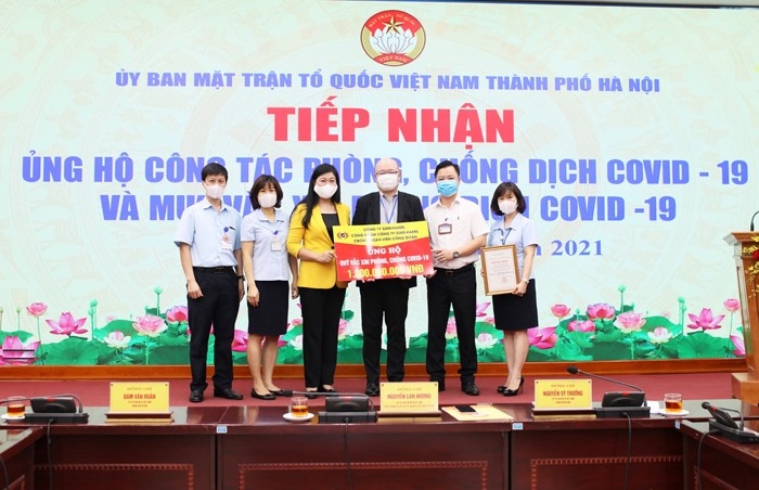 ha noi tiep nhan hon 3,5 ty dong mua vaccine va phong, chong dich covid-19 hinh anh 1