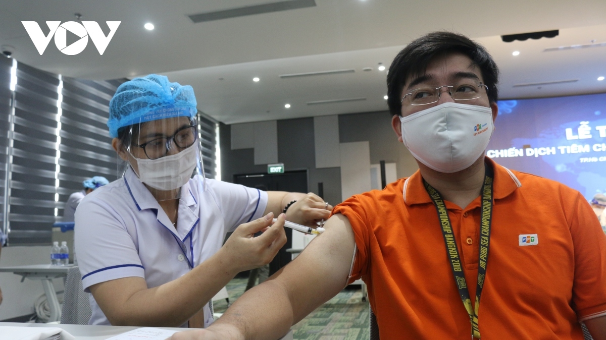 hcm city launches historic covid-19 vaccination campaign picture 7