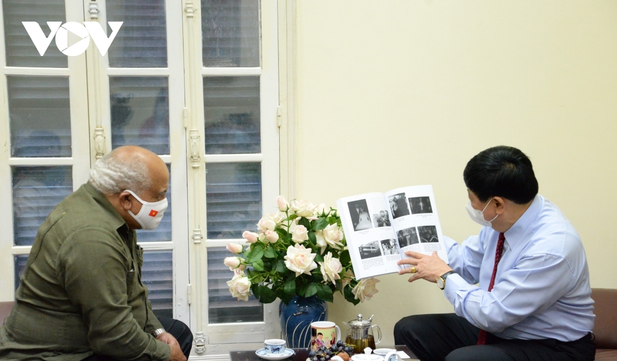 vov hosts meeting with newly accredited cuban ambassador to vietnam picture 6