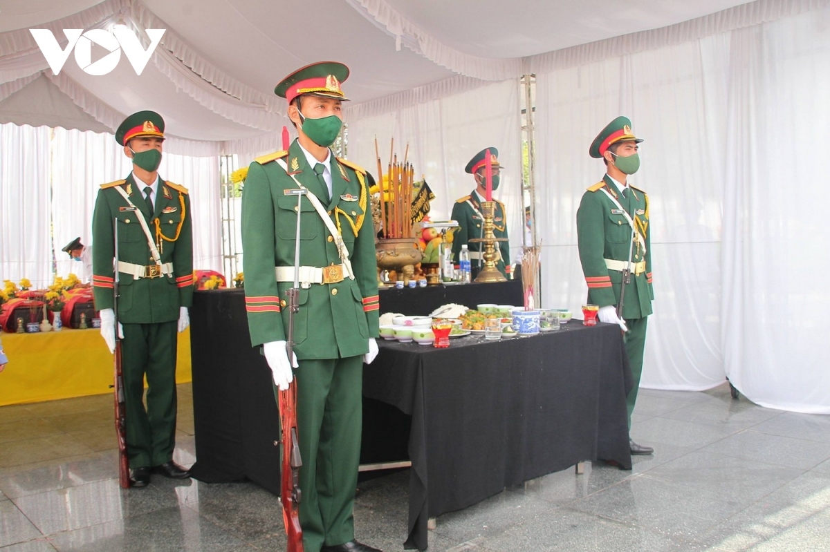 reburial service held for remains of fallen soldiers in quang tri picture 1