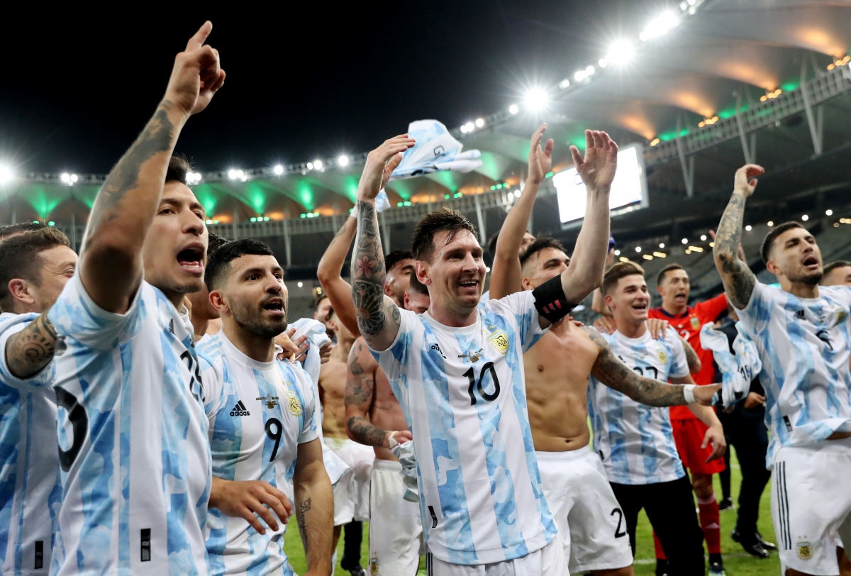 messi duoc dong doi cong kenh sau khi giup argentina vo dich copa america 2021 hinh anh 5