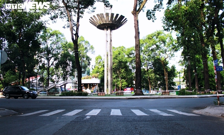 hcm city streets left empty as social distancing measures in effect picture 10