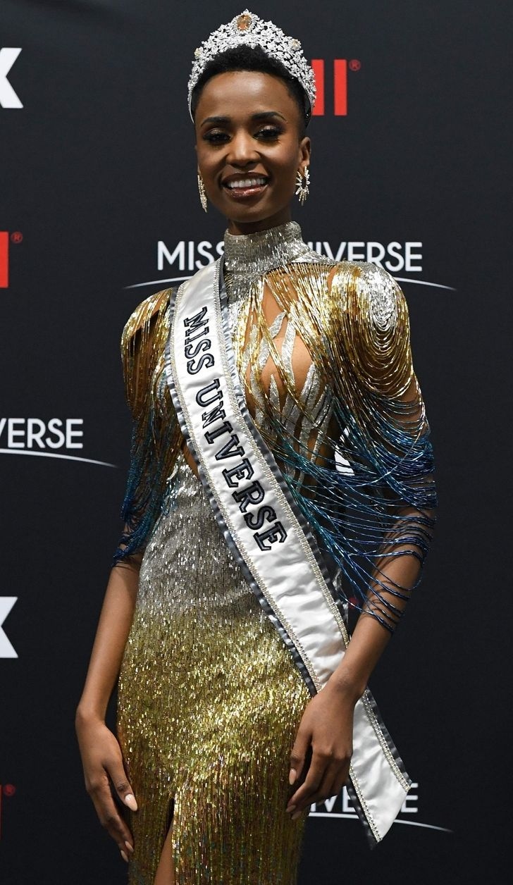 nhan sac cac hoa hau hoan vu tu qua khu den hien tai hinh anh 14