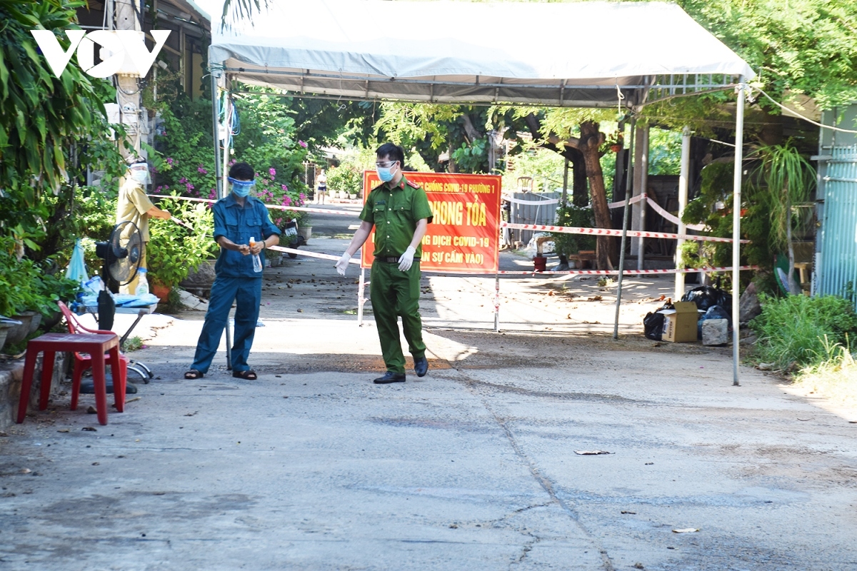 tuy hoa city falls quiet amid covid-19 fears picture 14