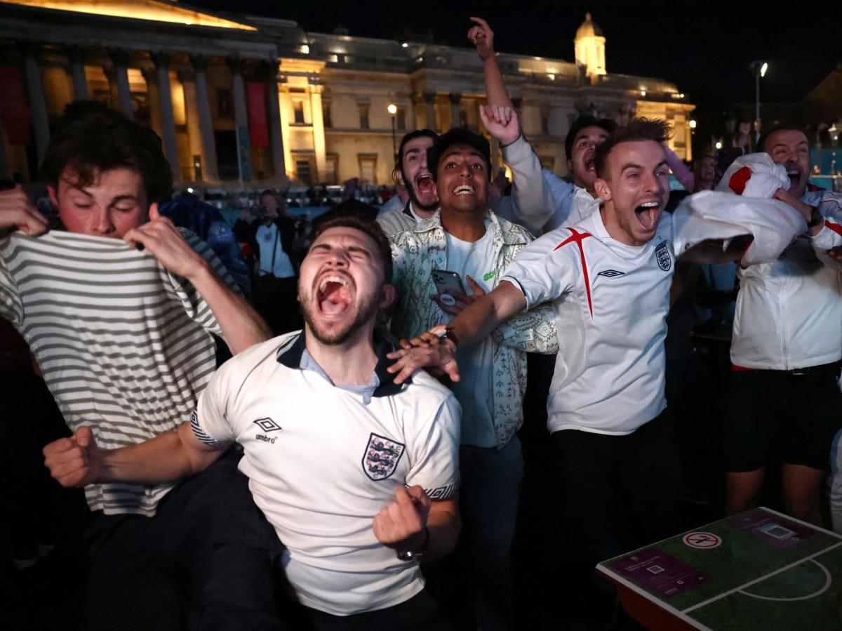 san wembley mo hoi, Dt anh an mung cuong nhiet khi vao chung ket euro 2021 hinh anh 5