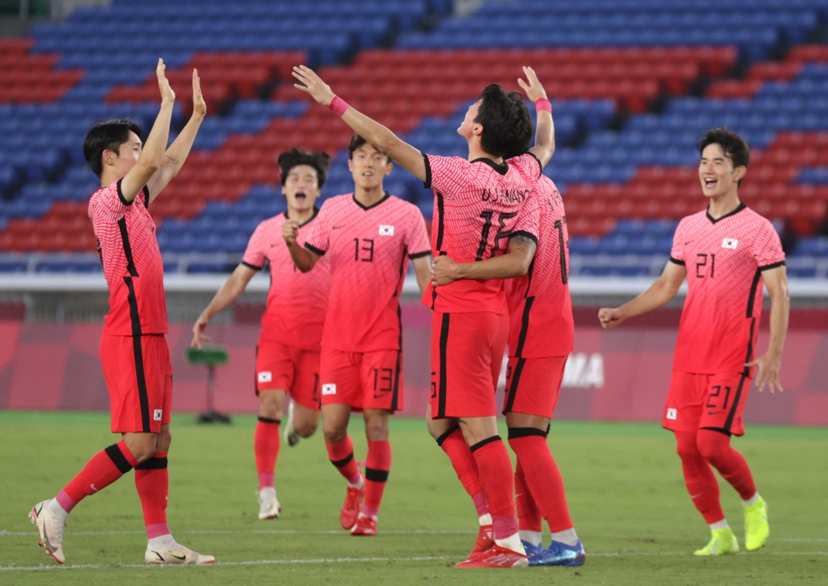 hwang ui-jo lap hat-trick, han quoc huy diet honduras, thang tien vao tu ket hinh anh 14