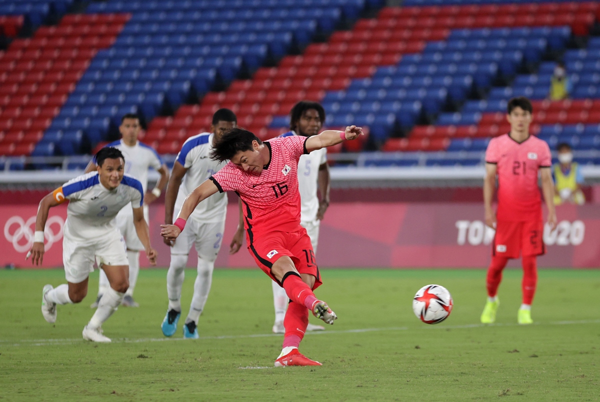 hwang ui-jo lap hat-trick, han quoc huy diet honduras, thang tien vao tu ket hinh anh 13