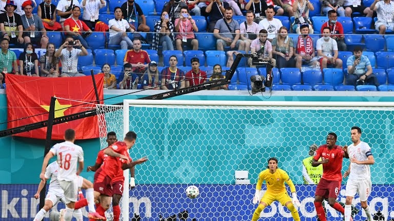  nguoi nhen toa sang, tay ban nha vao ban ket euro 2021 hinh anh 2