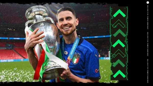 3. Jorginho (Chelsea) | Thành tích trong năm 2021: 5 bàn thắng, 2 kiến tạo. Vô địch EURO 2021 &amp; Champions League.