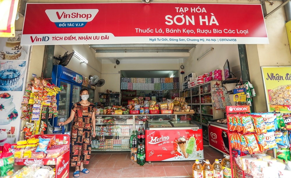 VinShop “phủ đỏ” mọi ngõ ngách, đưa tạp hóa lên đời công nghệ | VOV.VN