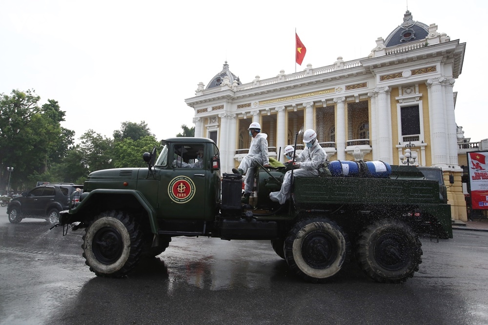 quan doi phun khu khuan dien rong tai thu do ha noi, phong covid-19 hinh anh 1