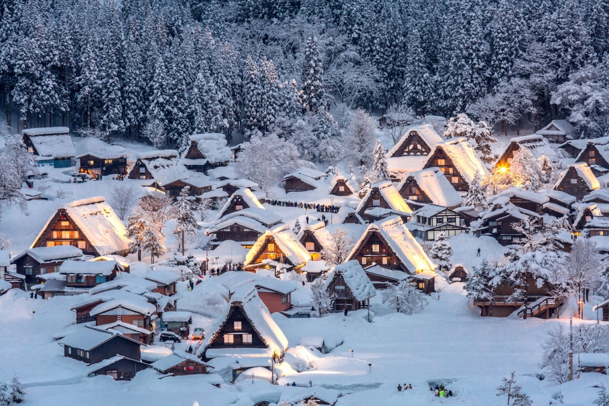 Shirakawa-go of Japa is, situated at the foot of Mt. Haku-san and is notable for being picturesque, with rolling rice fields and rivers. It also boasts traditional thatched roof farmhouses, some of which are more than 250 years old, whilst being among the last of its kind in Japan. (Photo: vichie81 / shutterstock.com)