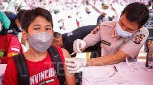 hon 500.000 tre em indonesia da duoc tiem vaccine covid-19 hinh anh 1
