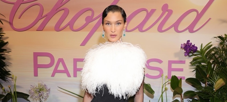 Bella Hadid đeo trang sức kim cương đắt giá dự tiệc tối tại LHP Cannes