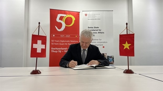 switzerland supports vietnam in training bank executives picture 1