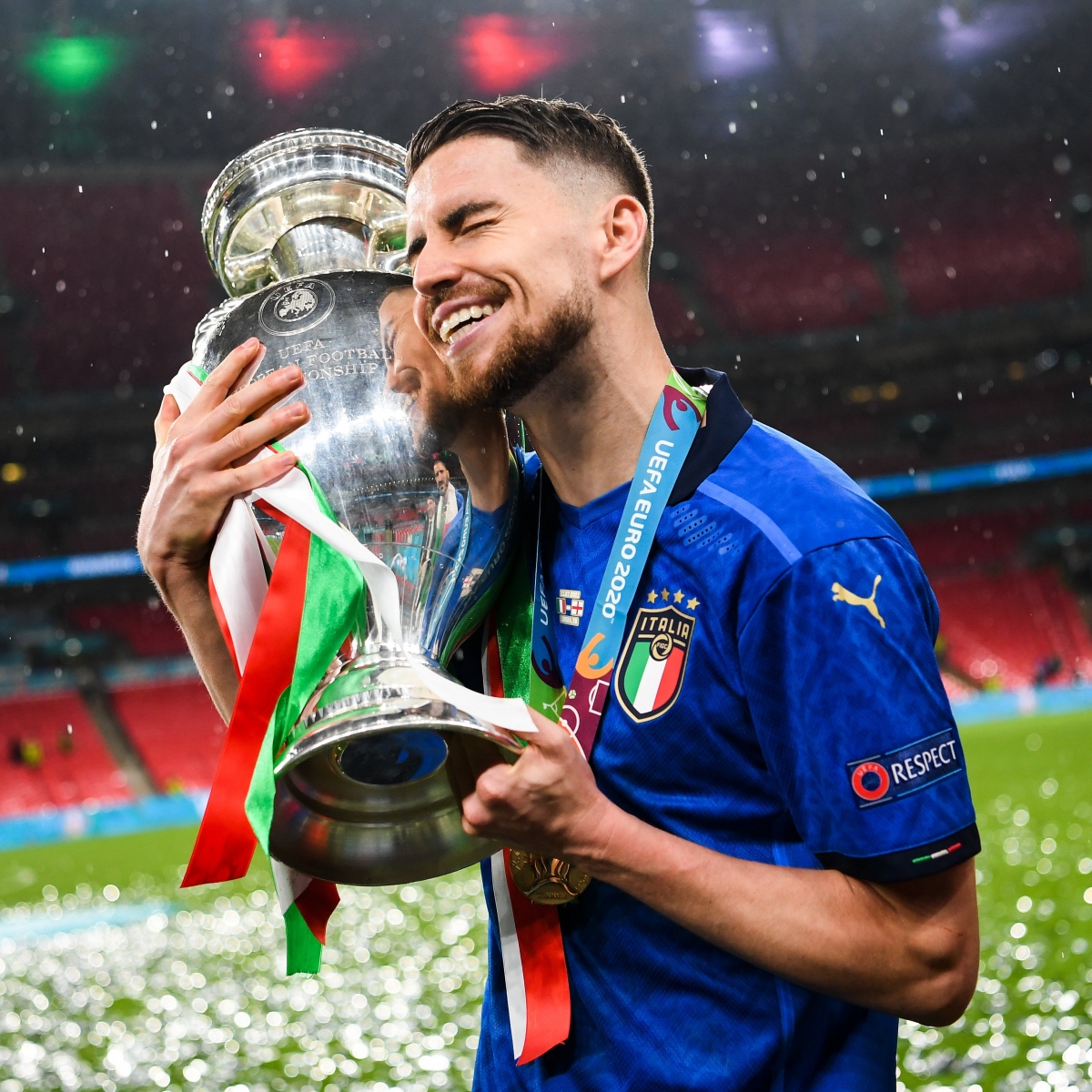 Jorginho vô địch EURO 2021 cùng ĐT Italia sau khi vô địch Champions League cùng Chelsea.