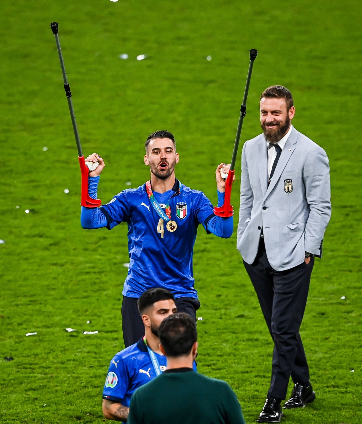 can canh Dt italia nang cup, an mung chuc vo dich euro 2021 hinh anh 3