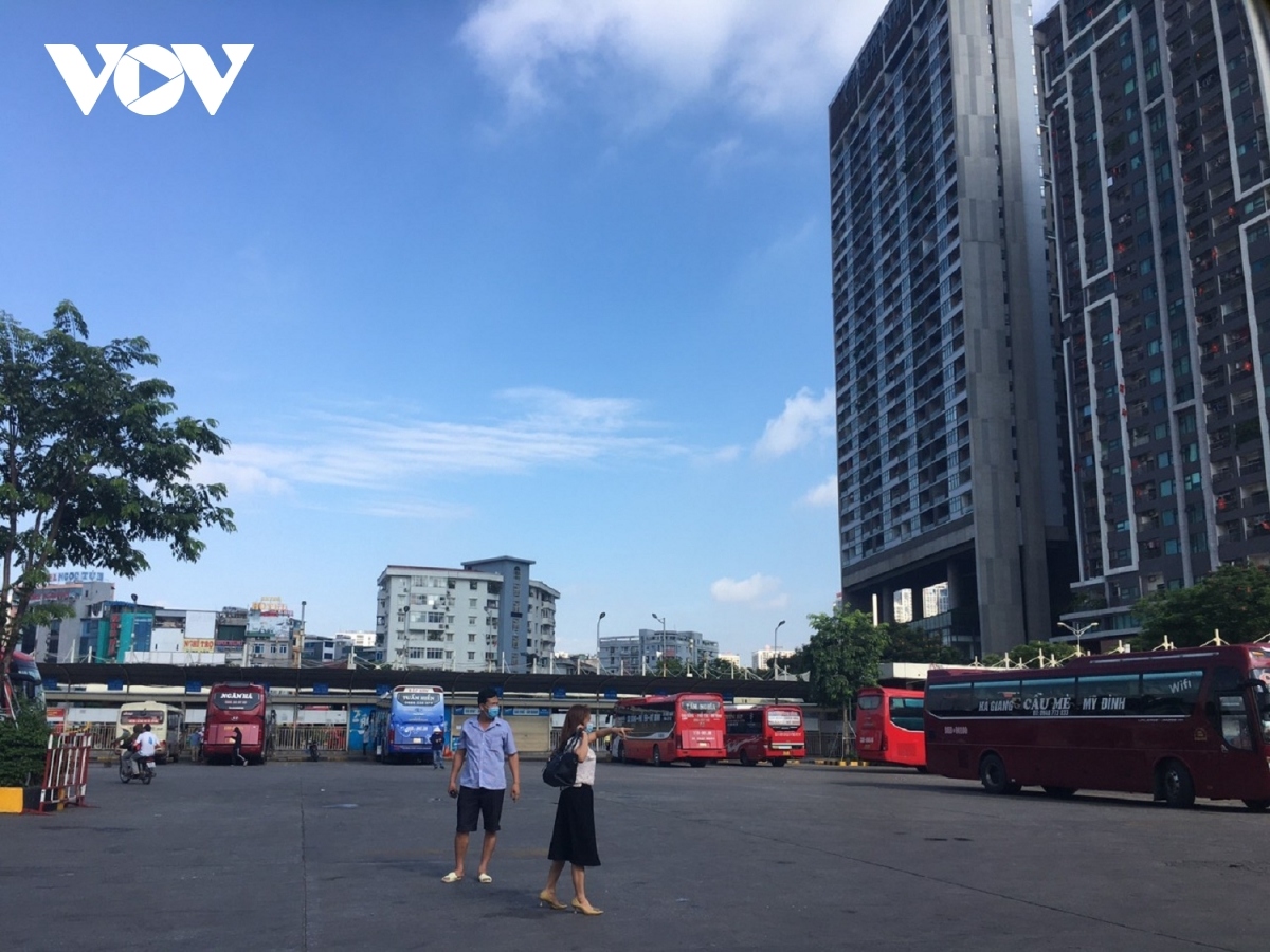 hanoi bus stations fall quiet amid latest covid-19 outbreak picture 9