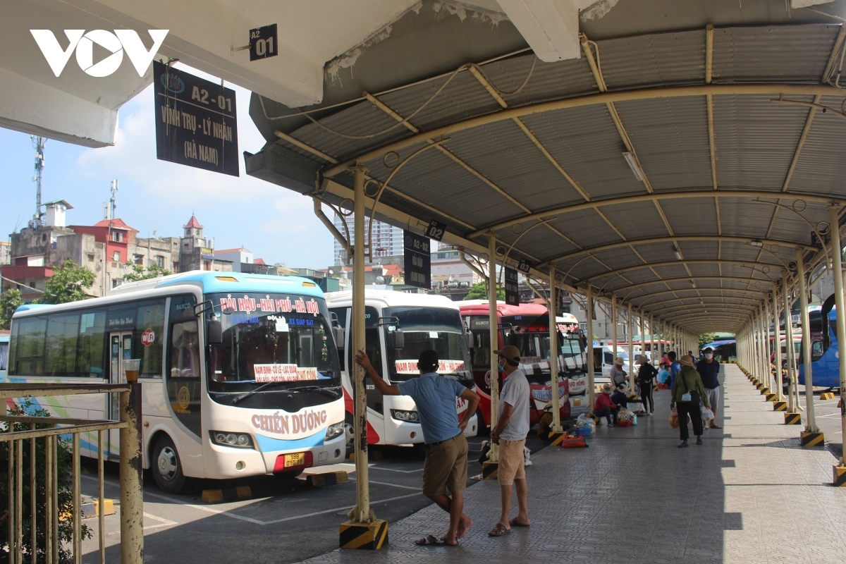 hanoi bus stations fall quiet amid latest covid-19 outbreak picture 13