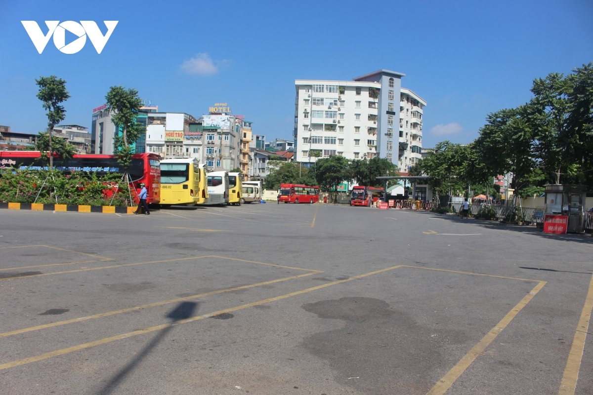 hanoi bus stations fall quiet amid latest covid-19 outbreak picture 2