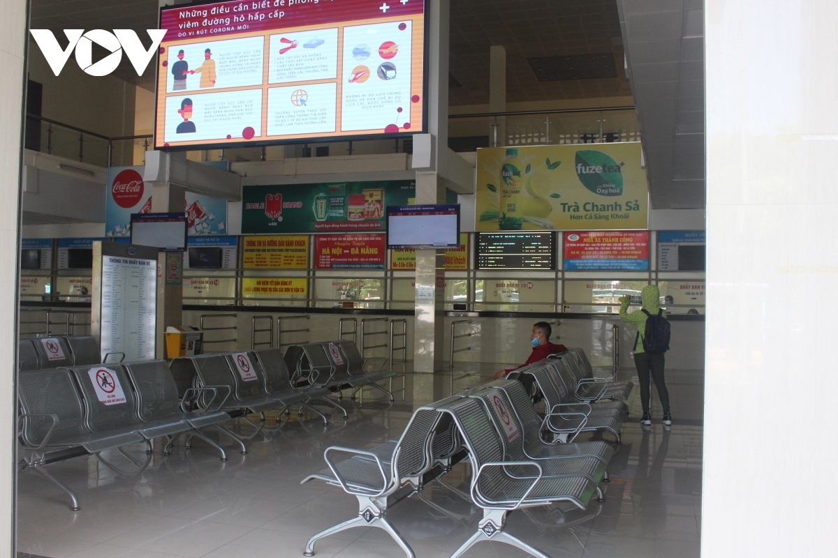 hanoi bus stations fall quiet amid latest covid-19 outbreak picture 4