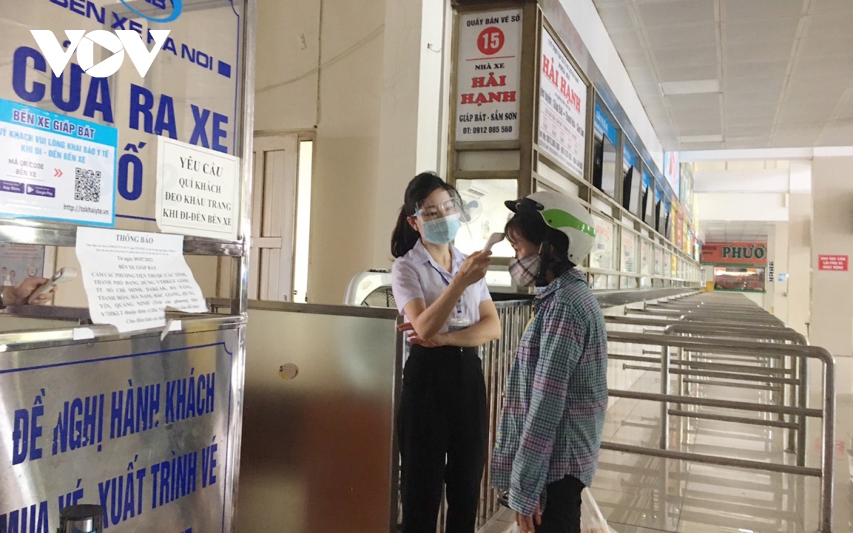 hanoi bus stations fall quiet amid latest covid-19 outbreak picture 7