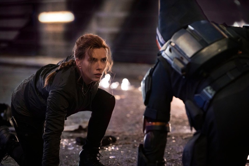 scarlett johansson kiện disney vì phát hành trực tuyến bom tấn black widow hình ảnh 3 scarlett johansson kien disney vi phat hanh truc tuyen bom tan black widow hinh anh 3