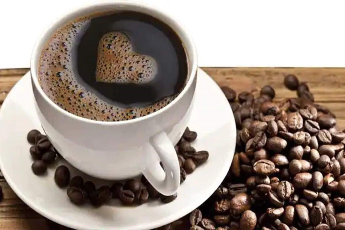 1 cốc cà phê mỗi ngày giúp giảm nguy cơ mắc COVID-19?