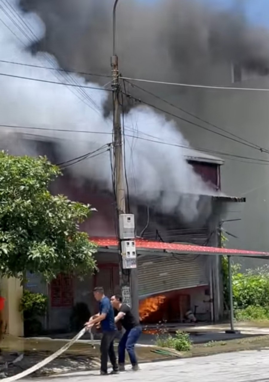 chay xuong san xuat vat lieu dien o hai phong hinh anh 1