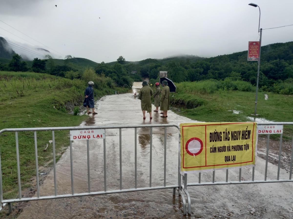 quang binh mua lon, mot so ban lang bi chia cat tam thoi hinh anh 2