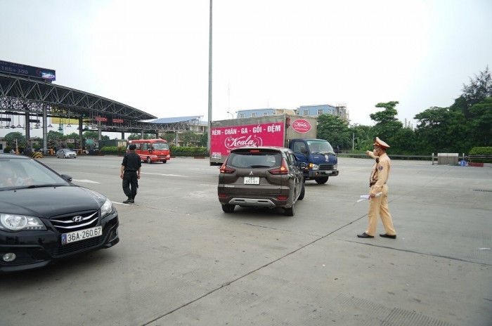 cua ngo thu do giam nhiet , khong con canh un tac tai chot kiem soat hinh anh 3