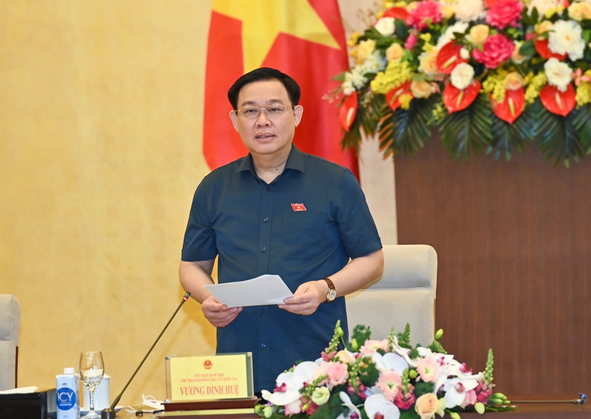 Chủ tịch Quốc hội Vương Đình Huệ phát biểu tại phiên họp thứ 8 của Hội đồng Bầu cử Quốc gia