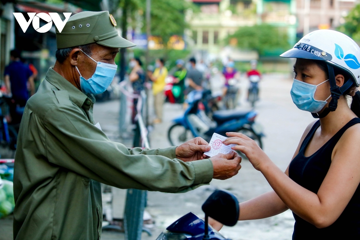 hanoi capital offers market coupons amid rising covid-19 threats picture 3
