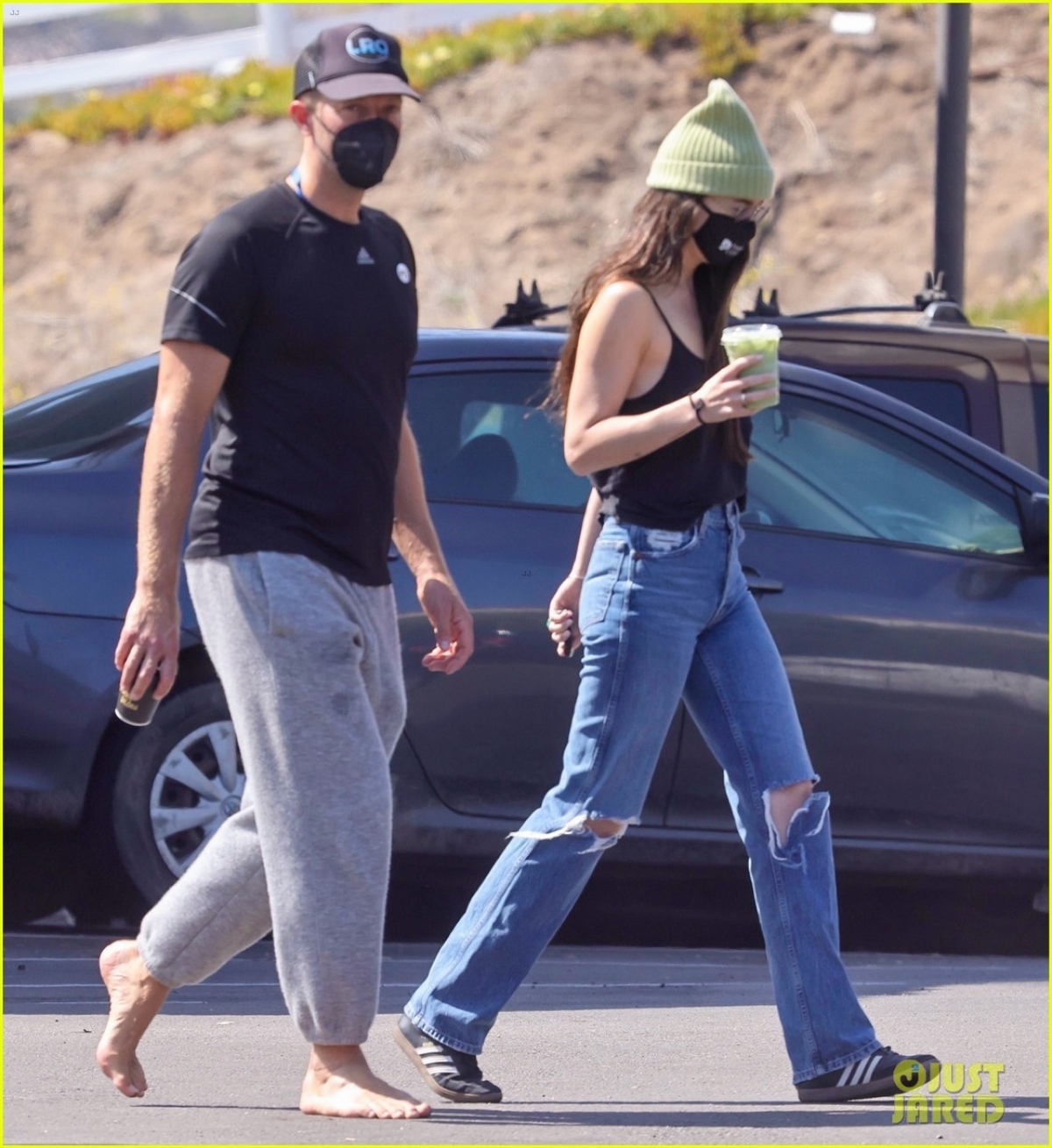 kieu nu 50 sac thai tinh cam khoac tay ban trai di choi o palma hinh anh 6