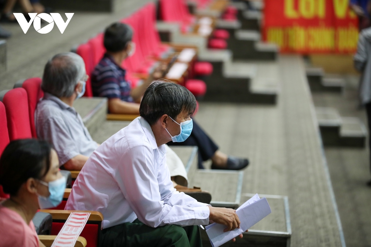 initial covid-19 vaccination drive begins in da nang picture 7