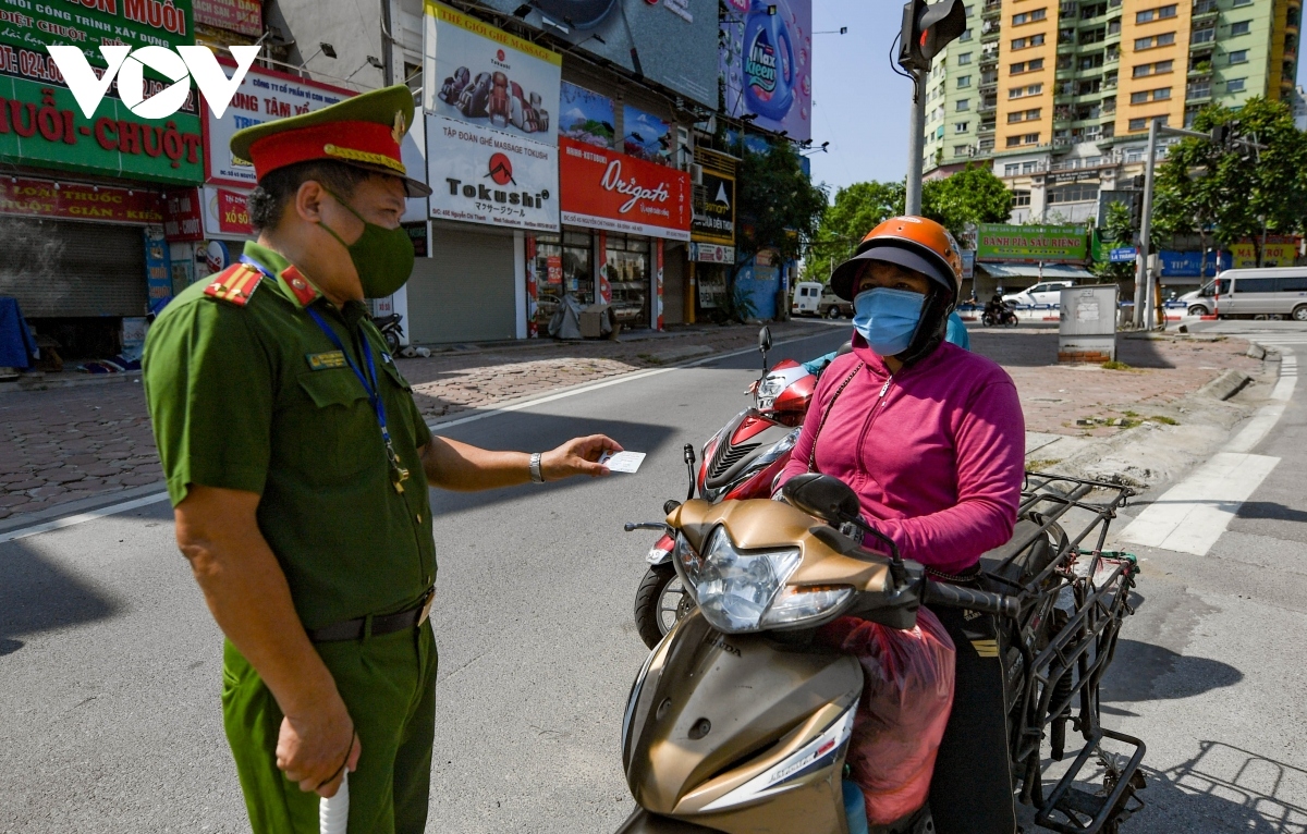 ha noi da phat gan 500 truong hop vi pham phong, chong dich hinh anh 1