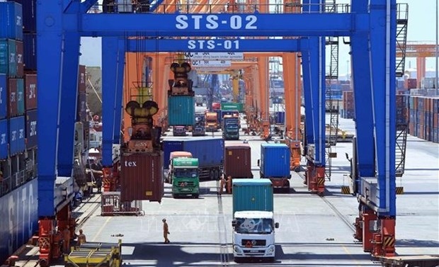 vietnamese, german firms sign contract for supply of container cranes picture 1