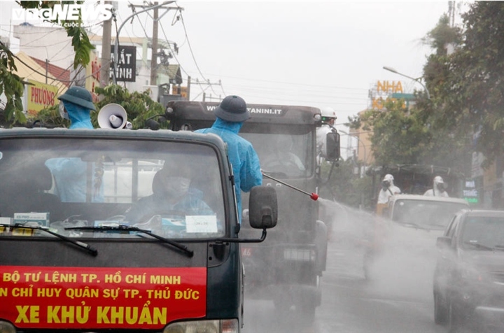 hcm city coronavirus hotspot disinfected against covid-19 picture 5